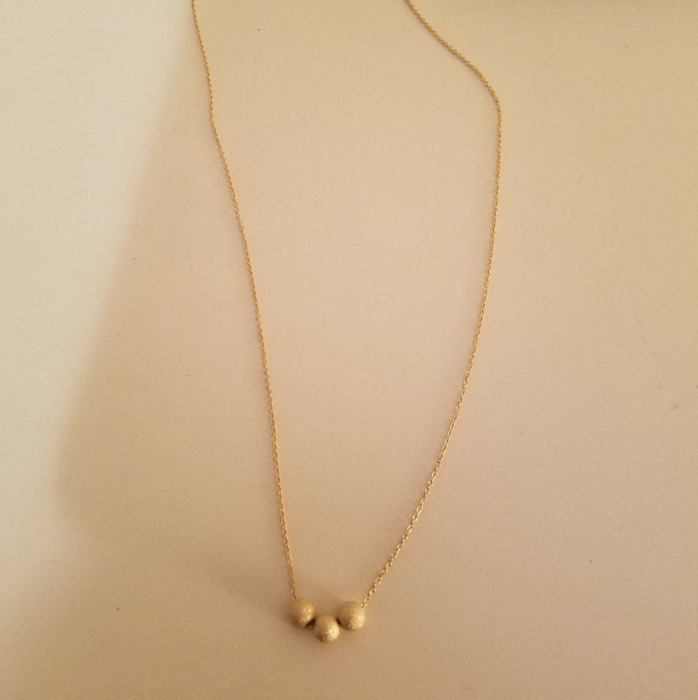 Gold plated dainty feminine necklace